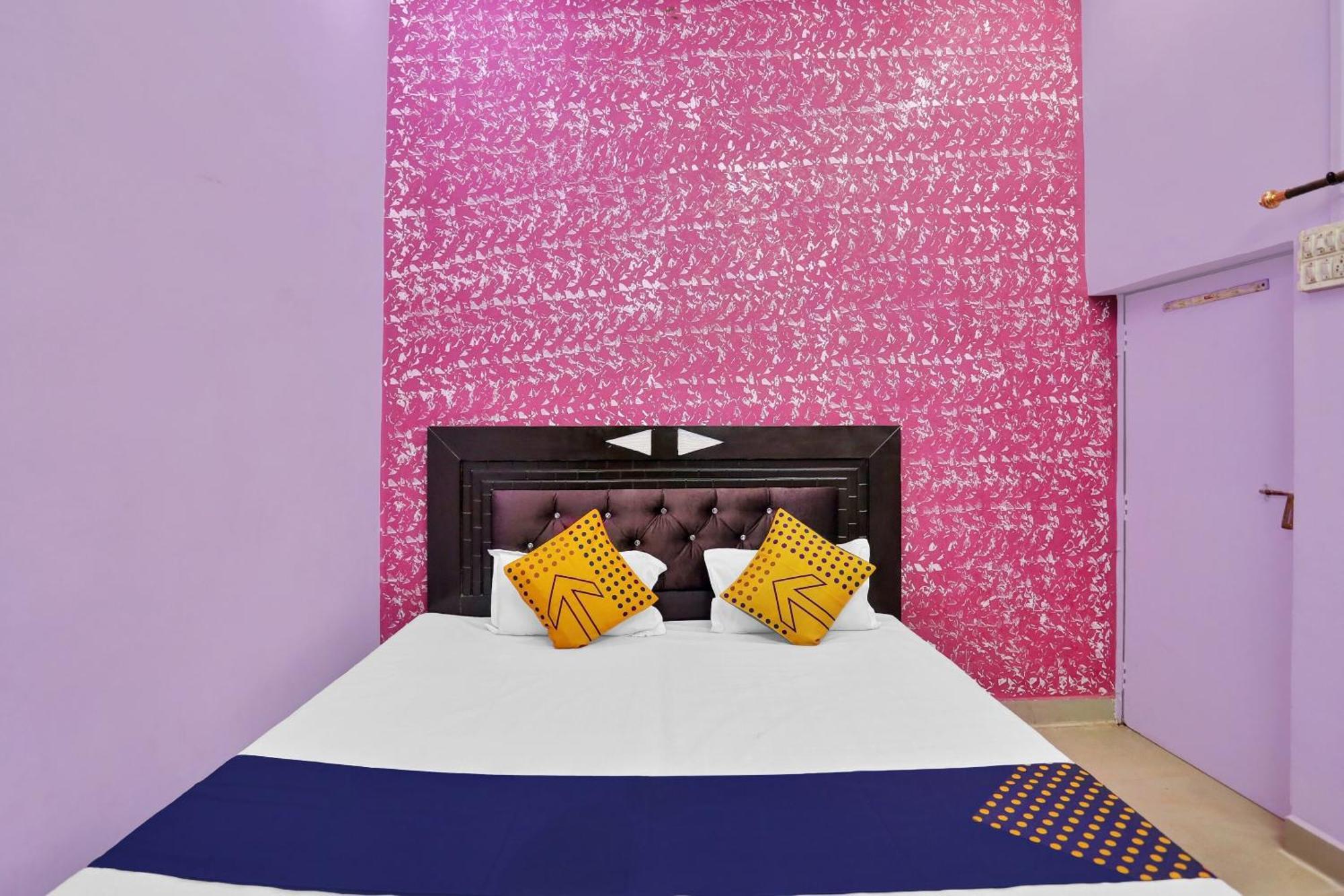 Hotel O Aniruddha Palace Mathura Exterior photo
