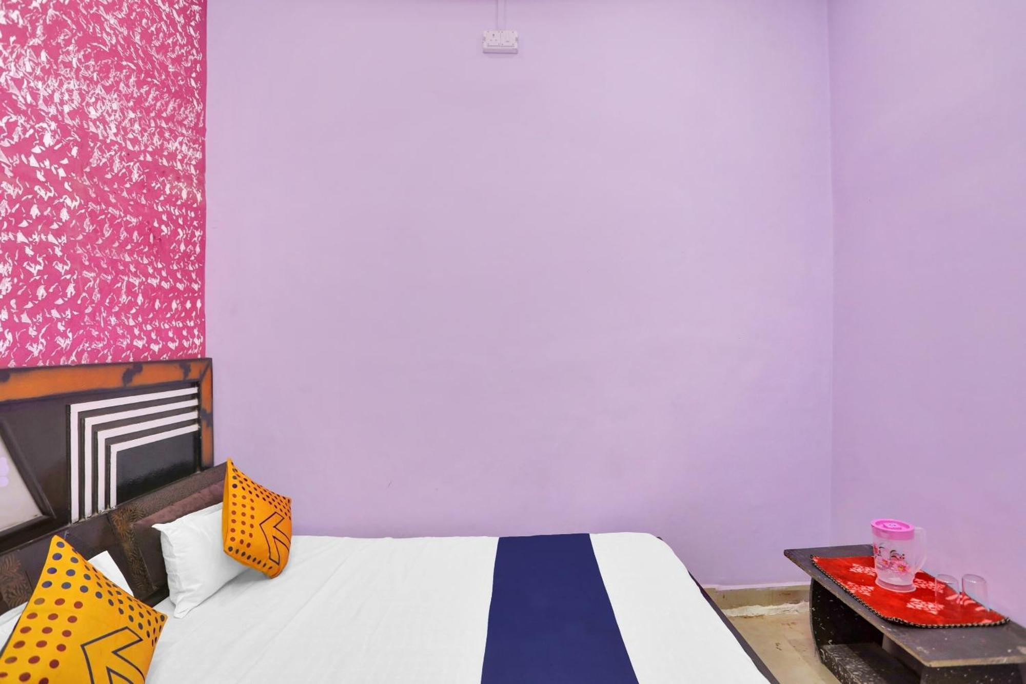 Hotel O Aniruddha Palace Mathura Exterior photo